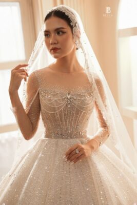Đương Kim Hoa Hậu Du Lịch Việt Nam - Lương Kỳ Duyên lộng lẫy với mẫu váy Twinkle Star trong show diễn "La Vie Est Belle"