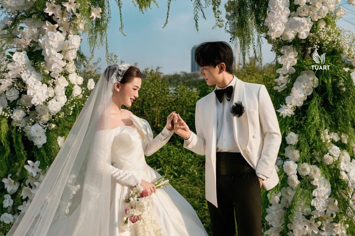 ẢNH CƯỚI ĐẸP Ở CHÂN CẦU BA SON